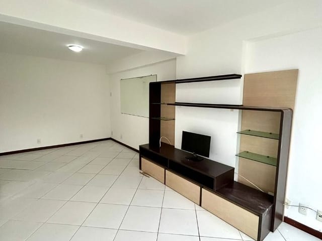 Apartamento com 105m² 3 quartos e 3 banheiros, para alugar, no bairro Glória em Macaé