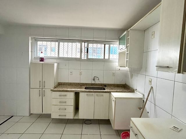 Apartamento com 105m² 3 quartos e 3 banheiros, para alugar, no bairro Glória em Macaé