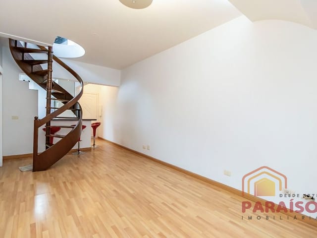 Apartamento 2 quartos e 2 banheiros, para alugar, no bairro Água Verde em Curitiba