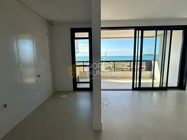 Apartamento com 180m² 3 quartos e 4 banheiros, à venda, no bairro Jurerê em Florianópolis