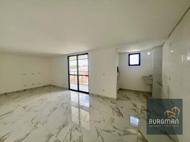 Apartamento 3 quartos e 2 banheiros, para alugar, no bairro Capão Raso em Curitiba