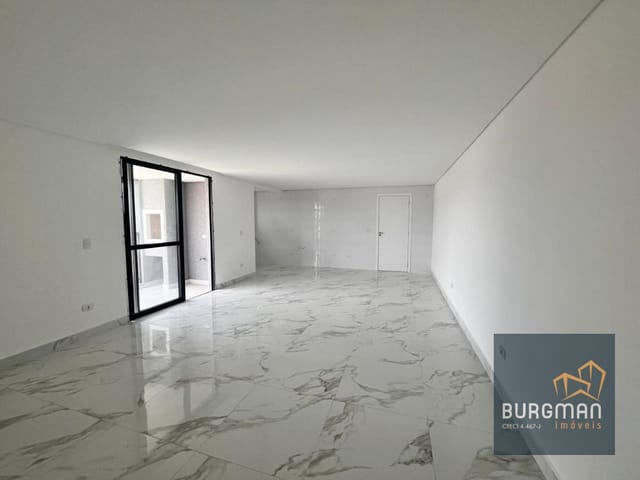 Apartamento 3 quartos e 2 banheiros, para alugar, no bairro Capão Raso em Curitiba