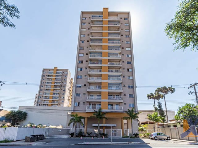 Apartamento 3 quartos e 2 banheiros, para alugar, no bairro Capão Raso em Curitiba