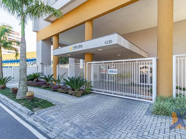 Apartamento 3 quartos e 2 banheiros, para alugar, no bairro Capão Raso em Curitiba
