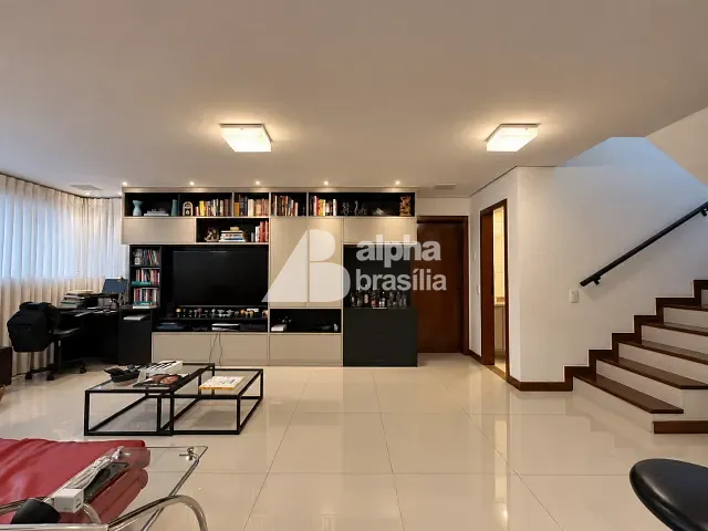 Cobertura / Penthouse 2 quartos e 2 banheiros, à venda, no bairro Asa Norte em Brasília
