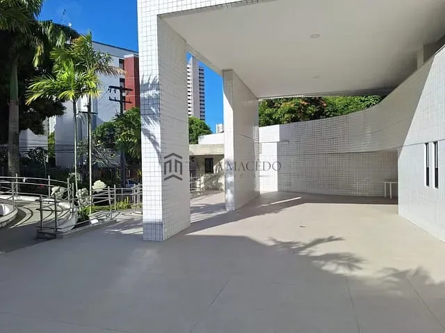 Apartamento 3 quartos e 4 banheiros, à venda, no bairro Casa Forte em Recife