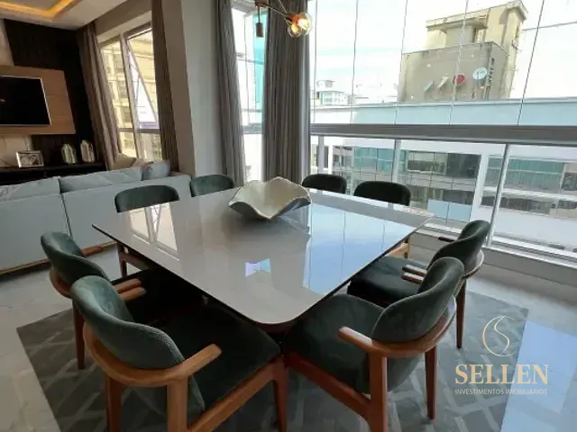 Apartamento 3 quartos e 5 banheiros, à venda, no bairro Meia Praia em Itapema
