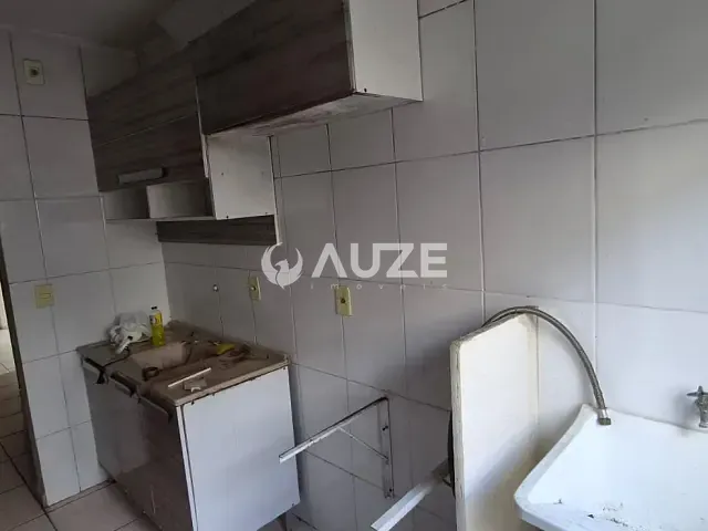 Apartamento com 47m² 2 quartos e 1 banheiro, à venda, no bairro Santa Cândida em Curitiba