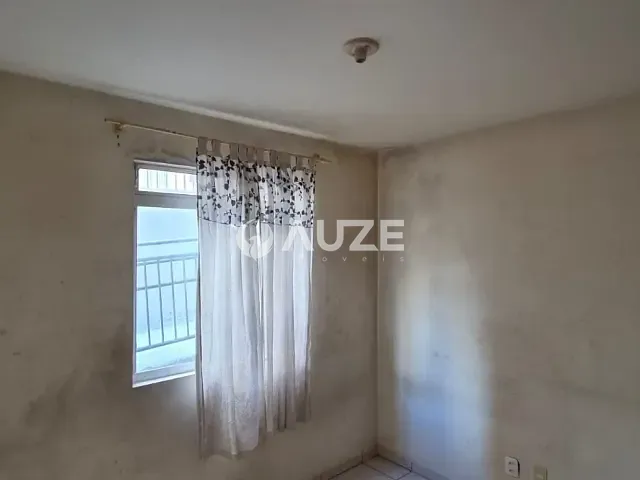 Apartamento com 47m² 2 quartos e 1 banheiro, à venda, no bairro Santa Cândida em Curitiba