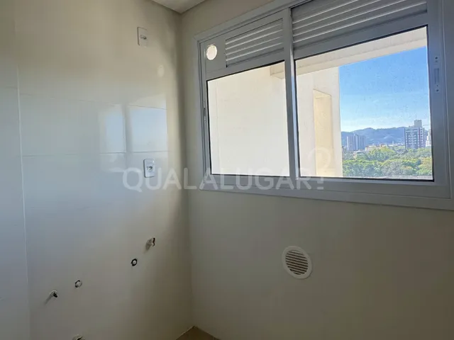 Apartamento 2 quartos e 1 banheiro, para alugar, no bairro Centro em Tubarão