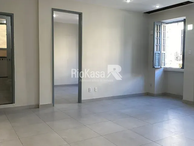 Apartamento 3 quartos e 1 banheiro, para alugar, no bairro Centro em Rio de Janeiro