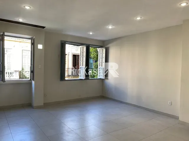 Apartamento 3 quartos e 1 banheiro, para alugar, no bairro Centro em Rio de Janeiro