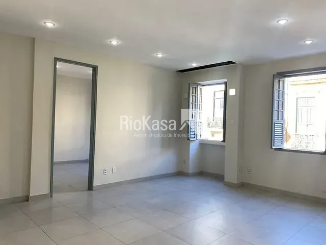 Apartamento 3 quartos e 1 banheiro, para alugar, no bairro Centro em Rio de Janeiro