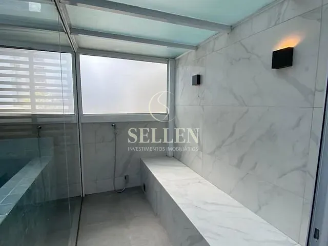 Apartamento com 244m² 3 quartos e 4 banheiros, à venda, no bairro Centro em Balneário Camboriú