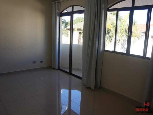 Apartamento 3 quartos e 2 banheiros, para alugar, no bairro CAPÃO RASO em Curitiba