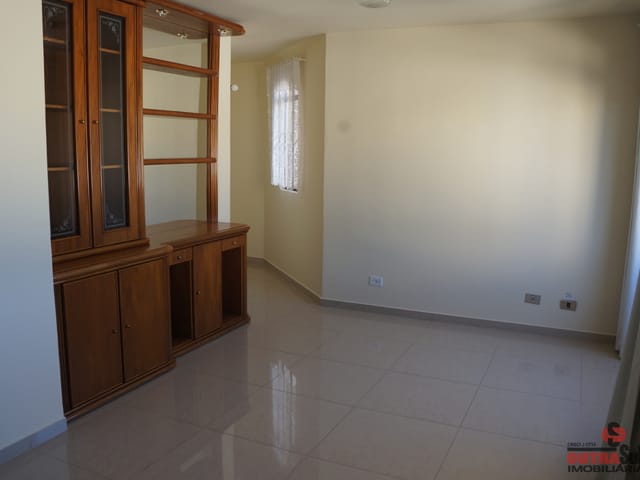 Apartamento 3 quartos e 2 banheiros, para alugar, no bairro CAPÃO RASO em Curitiba