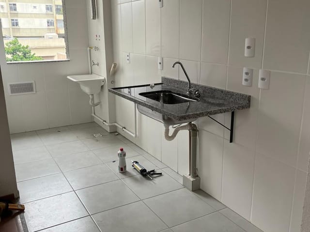 Apartamento com 50m² 2 quartos e 1 banheiro, à venda, no bairro Praça Seca em Rio de Janeiro
