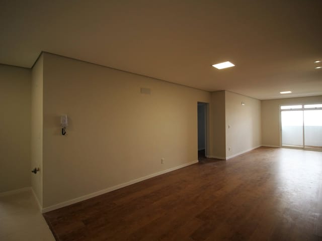 Apartamento com 201m² 3 quartos e 2 banheiros, à venda, no bairro Centro em Ponta Grossa