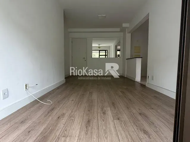 Apartamento 2 quartos e 2 banheiros, à venda, no bairro Recreio dos Bandeirantes em Rio de Janeiro
