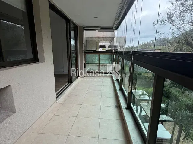 Apartamento 2 quartos e 2 banheiros, à venda, no bairro Recreio dos Bandeirantes em Rio de Janeiro