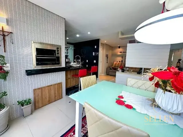 Apartamento com 131m² 3 quartos e 3 banheiros, à venda, no bairro Pioneiros em Balneário Camboriú