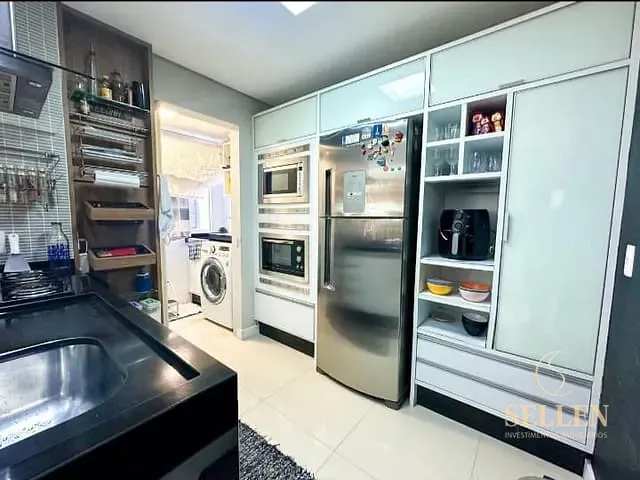 Apartamento com 131m² 3 quartos e 3 banheiros, à venda, no bairro Pioneiros em Balneário Camboriú
