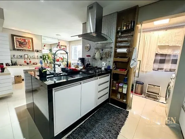 Apartamento com 131m² 3 quartos e 3 banheiros, à venda, no bairro Pioneiros em Balneário Camboriú