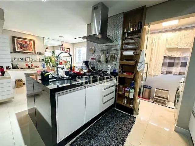 Apartamento com 131m² 3 quartos e 3 banheiros, à venda, no bairro Pioneiros em Balneário Camboriú