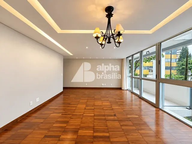 Apartamento com 165m² 4 quartos e 3 banheiros, para alugar, no bairro Asa Sul em Brasília