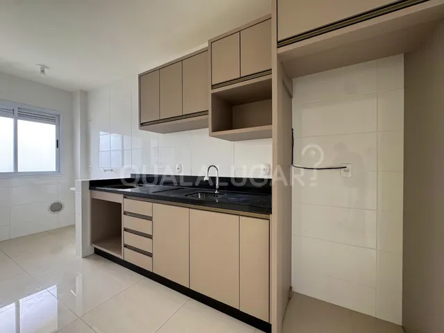 Apartamento 3 quartos e 2 banheiros, para alugar, no bairro Centro em Tubarão