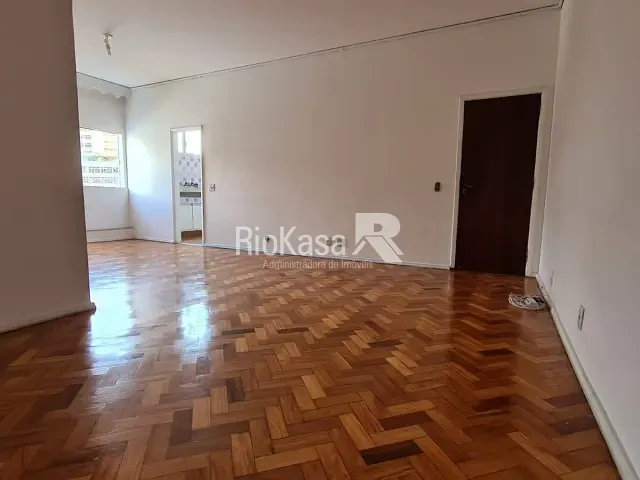 Apartamento 2 quartos e 2 banheiros, para alugar, no bairro Tijuca em Rio de Janeiro