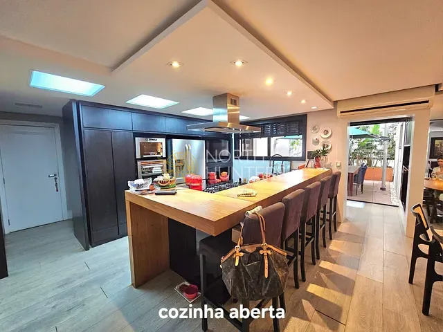 Apartamento com 392m² 4 quartos e 4 banheiros, à venda, no bairro Centro em Florianópolis