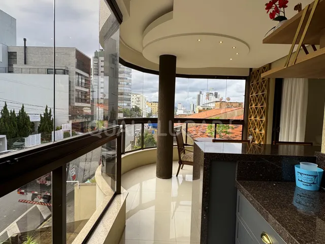 Apartamento 3 quartos e 3 banheiros, para alugar, no bairro Centro em Tubarão
