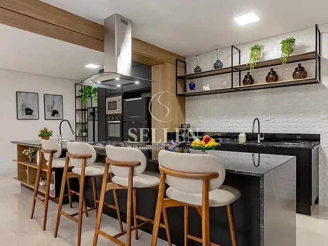 Apartamento com 160m² 3 quartos e 2 banheiros, para alugar, no bairro Centro em Balneário Camboriú