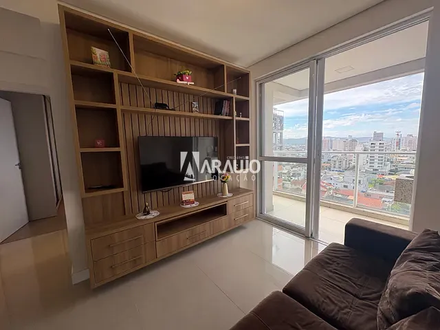 Apartamento 2 quartos e 1 banheiro, para alugar, no bairro Centro em Navegantes