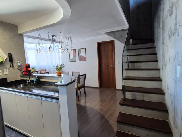 Apartamento 2 quartos e 2 banheiros, à venda, no bairro Centro em Londrina