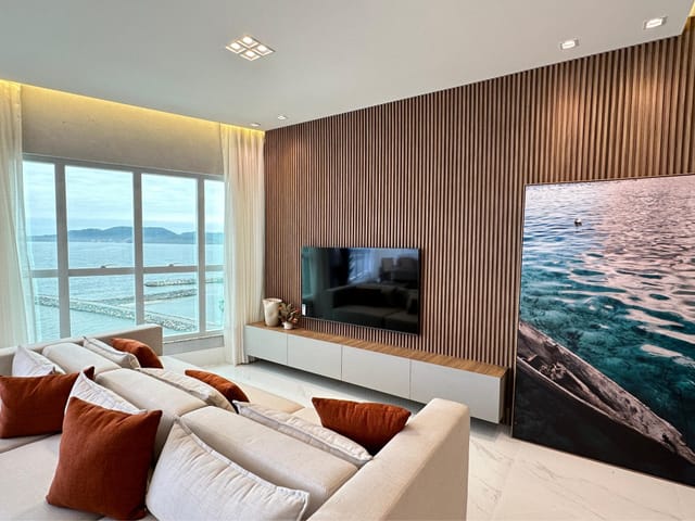 Apartamento com 214m² 3 quartos e 4 banheiros, à venda, no bairro Meia Praia em Itapema