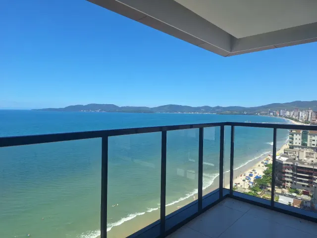 Apartamento com 269m² 4 quartos e 5 banheiros, à venda, no bairro Meia Praia em Itapema
