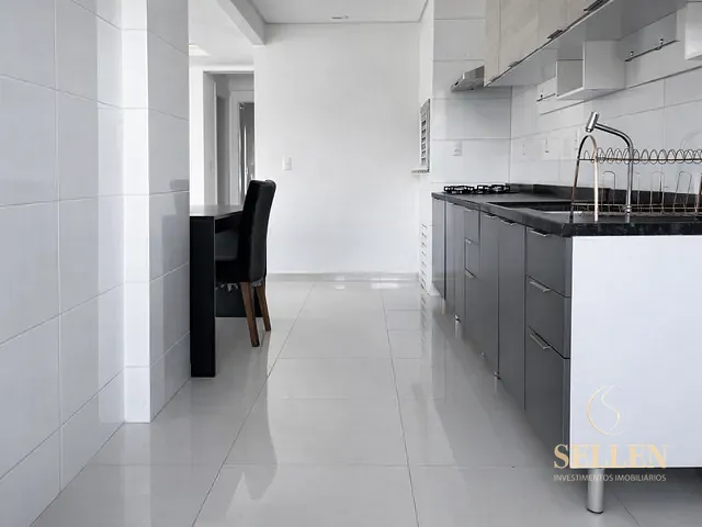 Apartamento 3 quartos e 4 banheiros, para alugar, no bairro Ariribá em Balneário Camboriú