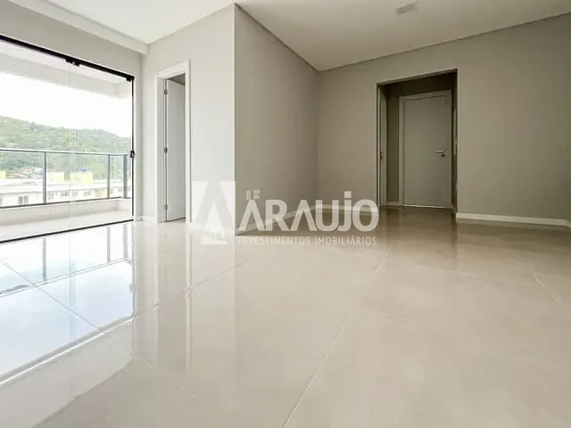 Apartamento 2 quartos e 2 banheiros, à venda, no bairro Fazenda em Itajaí