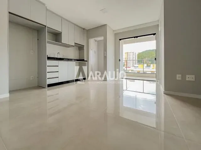 Apartamento 2 quartos e 2 banheiros, à venda, no bairro Fazenda em Itajaí