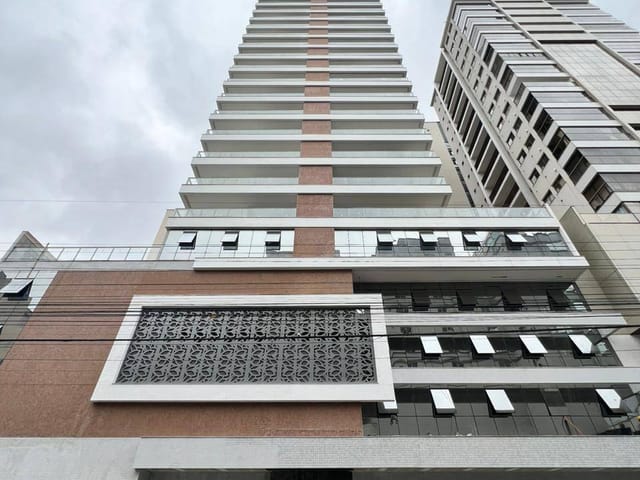 Apartamento com 191m² 3 quartos e 4 banheiros, à venda, no bairro Meia Praia em Itapema