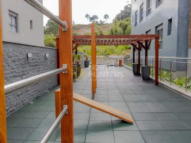 Apartamento com 245m² 3 quartos e 4 banheiros, à venda, no bairro Cacupé em Florianópolis