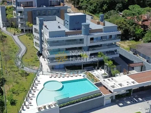 Apartamento com 245m² 3 quartos e 4 banheiros, à venda, no bairro Cacupé em Florianópolis