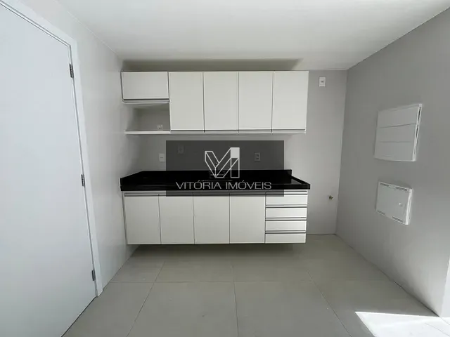 Apartamento 3 quartos e 2 banheiros, para alugar, no bairro Praia do Canto em Vitória