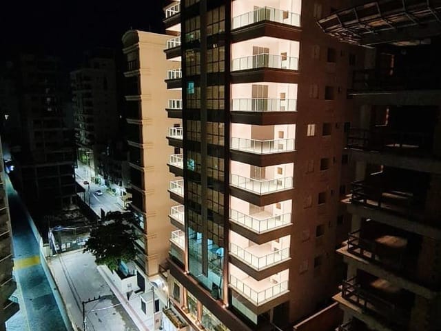 Apartamento com 182m² 4 quartos e 5 banheiros, à venda, no bairro Meia Praia em Itapema