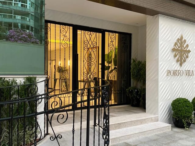 Apartamento com 182m² 4 quartos e 5 banheiros, à venda, no bairro Meia Praia em Itapema