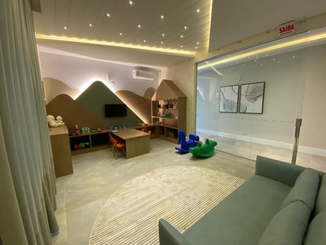 Apartamento com 182m² 4 quartos e 5 banheiros, à venda, no bairro Meia Praia em Itapema