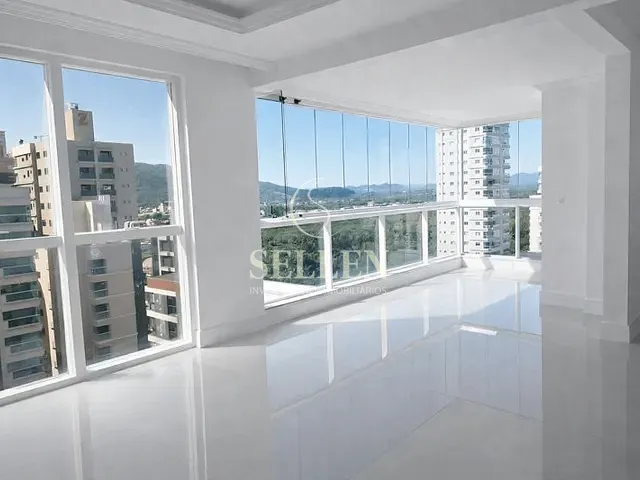Apartamento 3 quartos e 4 banheiros, à venda, no bairro Meia Praia em Itapema