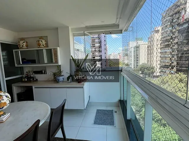 Apartamento 2 quartos e 3 banheiros, para alugar, no bairro Praia do Canto em Vitória